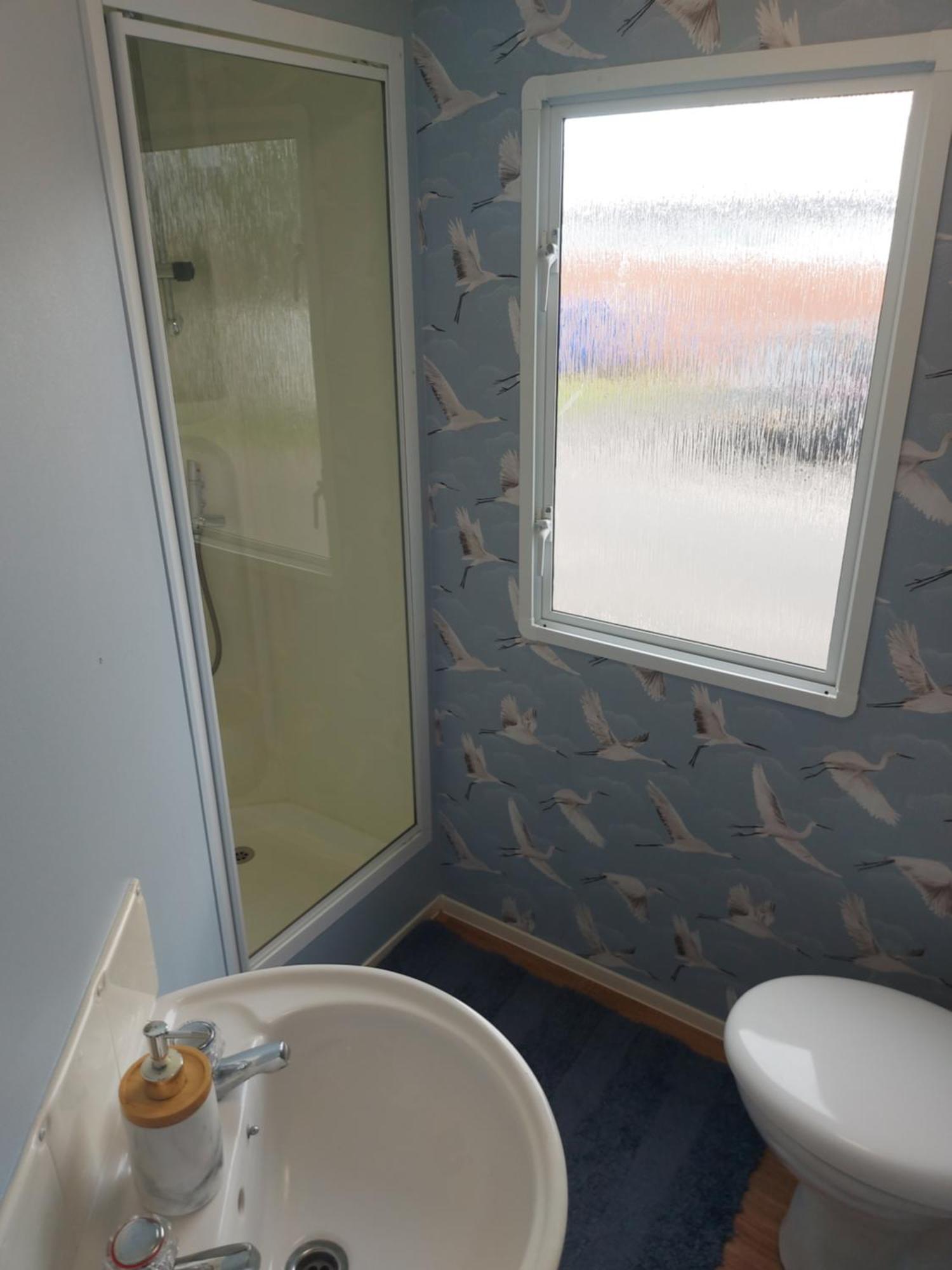Betty'S Place Hotel Уитли Бей Екстериор снимка